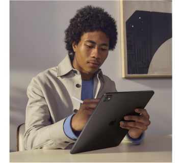 Apple iPad Pro 11 inch (2025) - 256 GB - Wi-Fi - Spacezwart